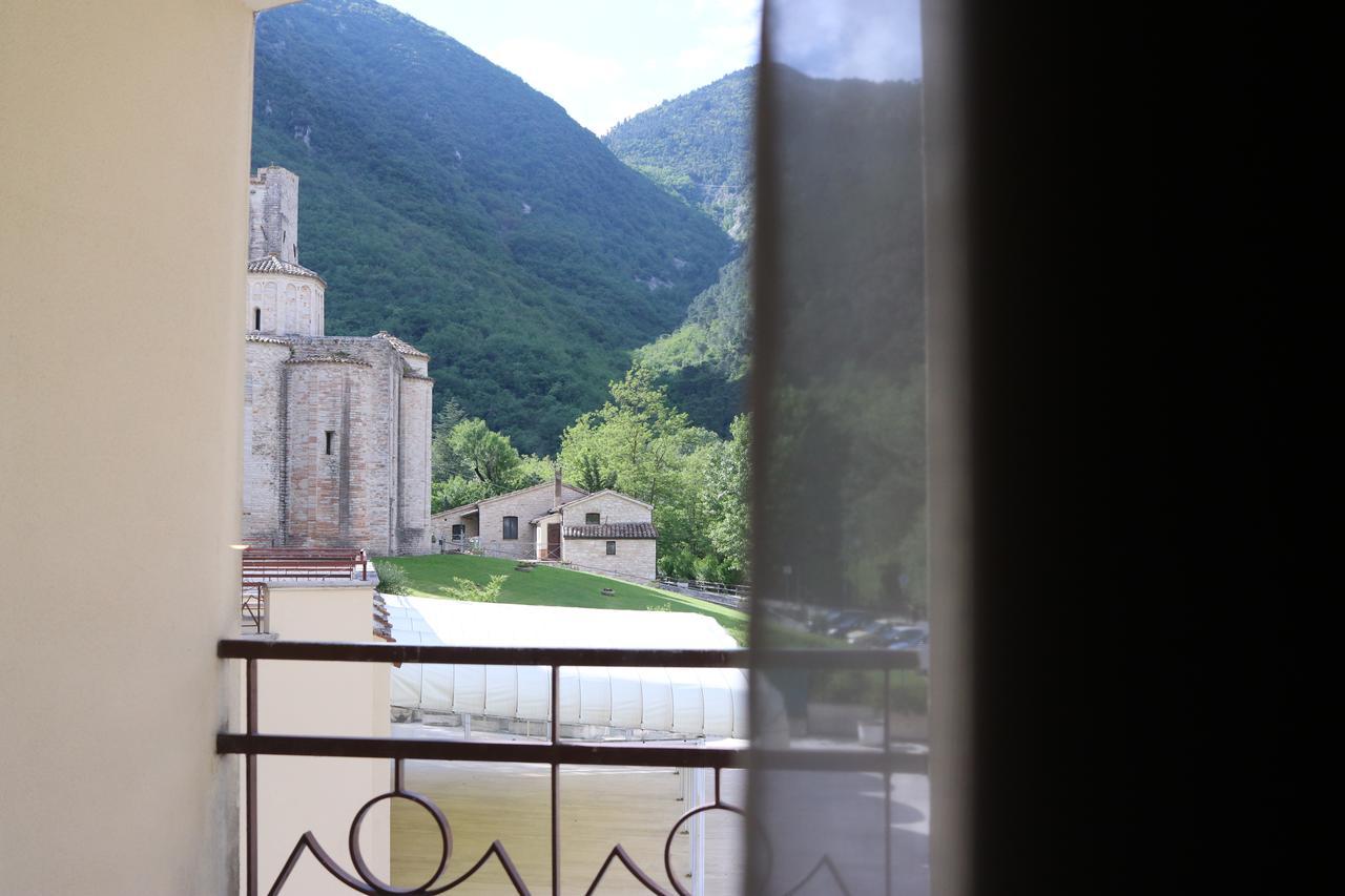 Hotel Terme Di Frasassi Genga  Exteriör bild